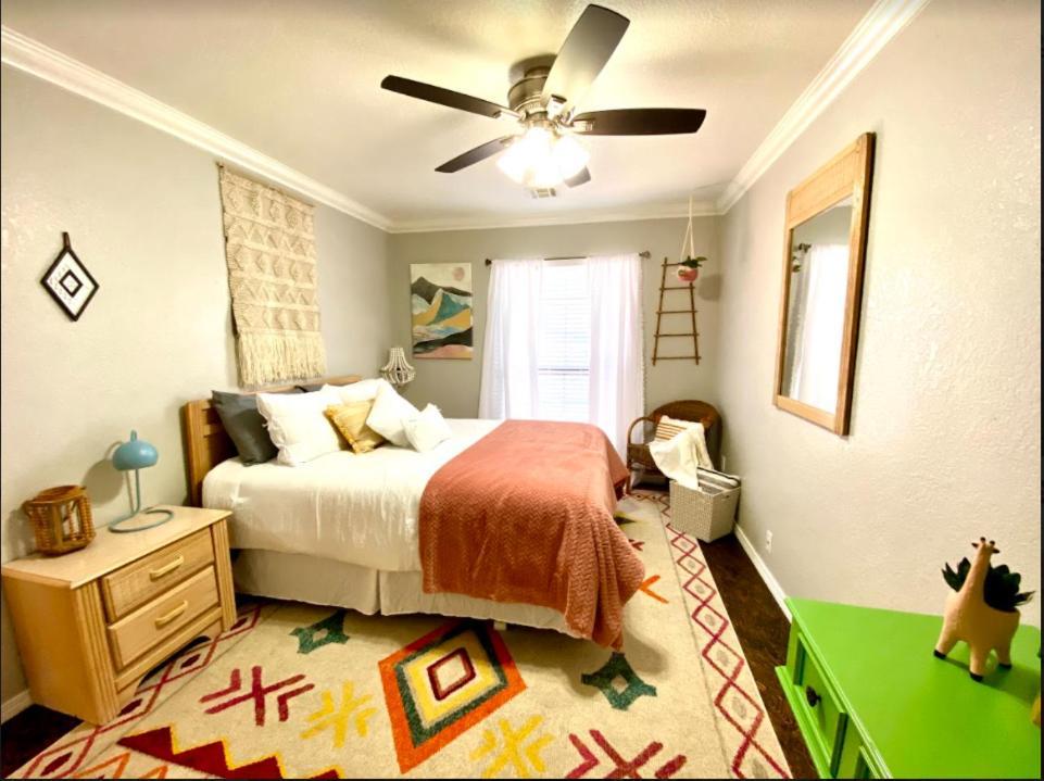Private Bedroom Suite - Communal House Near Integris Oklahoma City Bagian luar foto